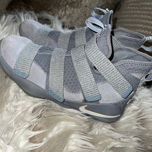 Lebron Nike LeBron Zoom Soldier 11 Cool Grey